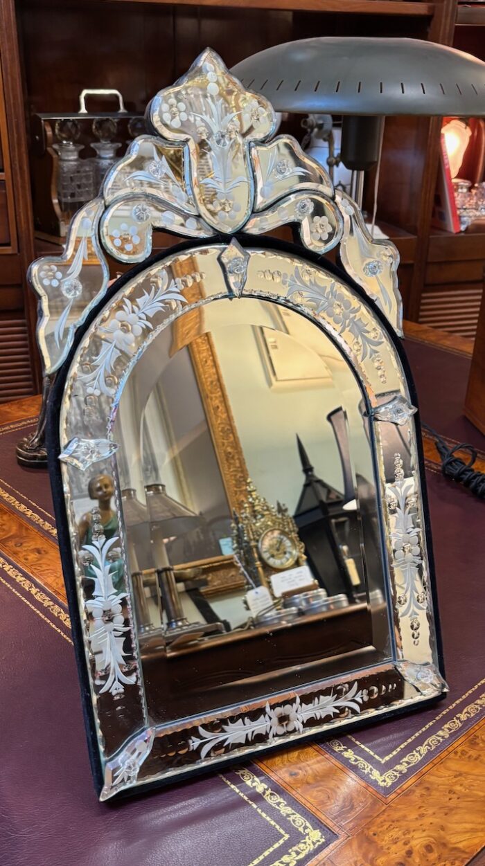 #888 Venetian Vanity - Image 3