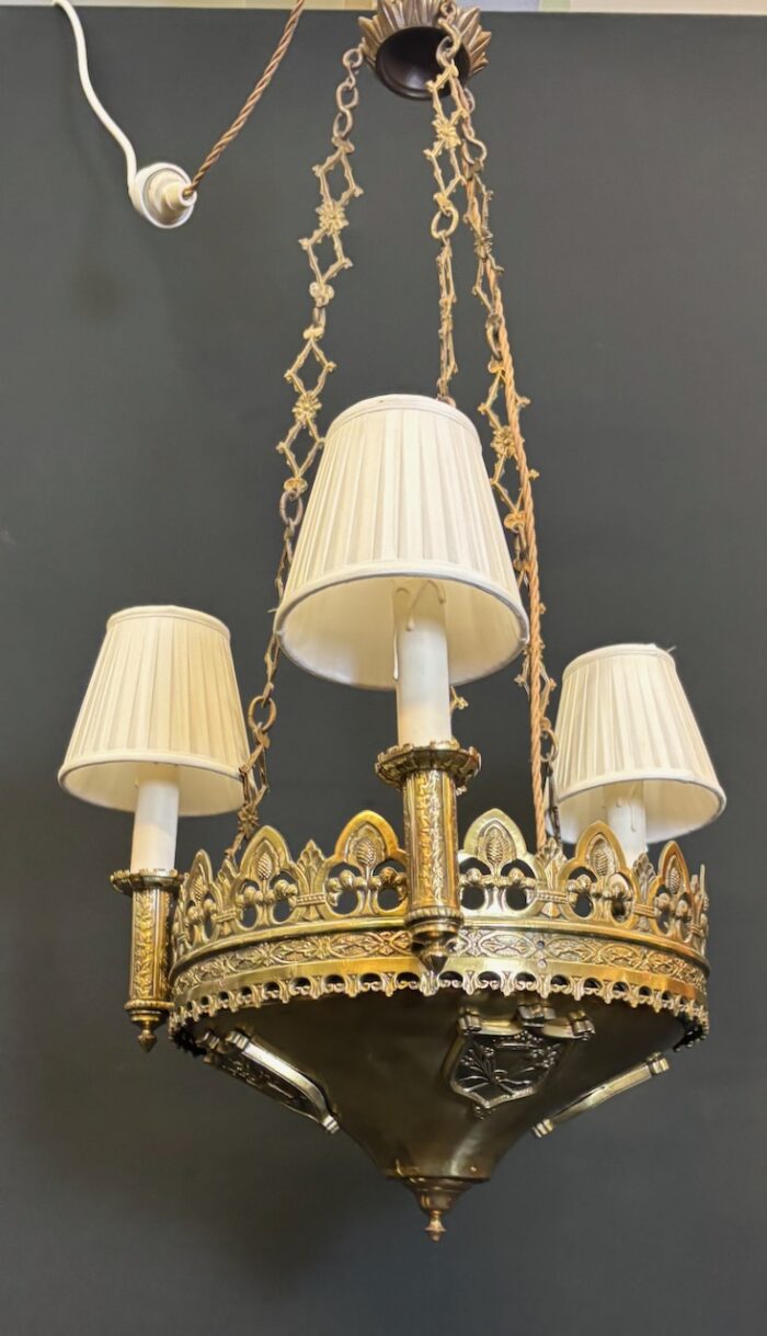 #8590 Gothic Light