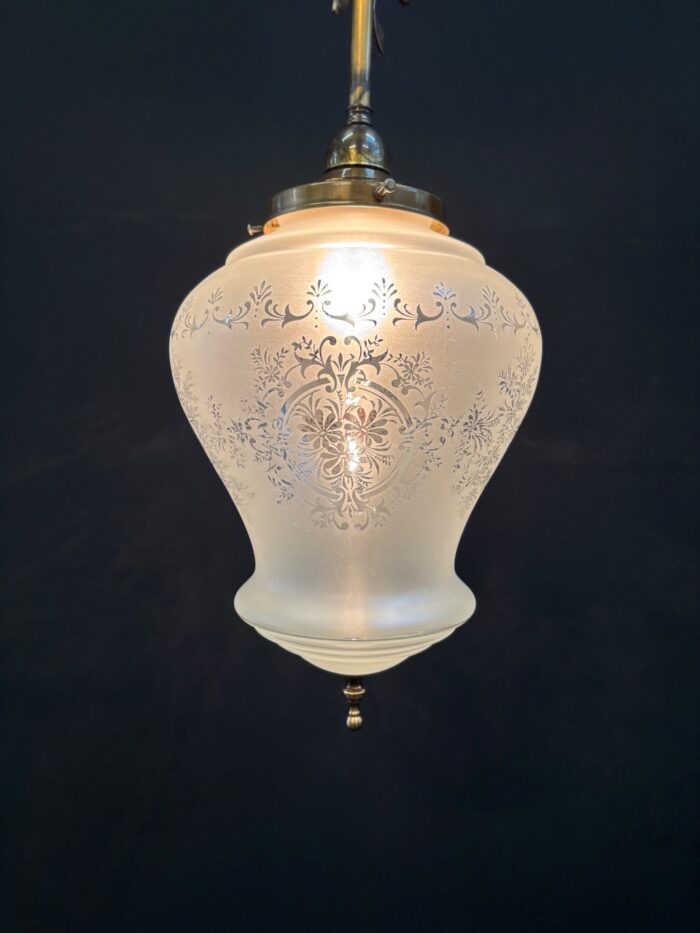 #8598 Victorian style Pendant Light - Image 4