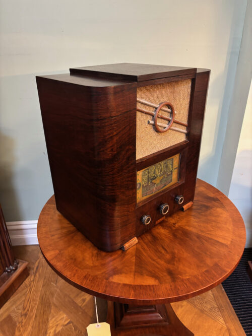 #6750 French Valve Radio