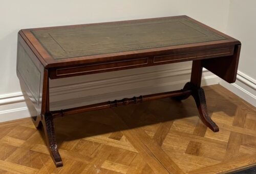 #8714 Georgian Style Coffee table