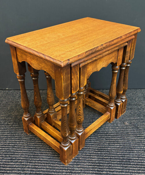 #8563 Nest of 3 tables