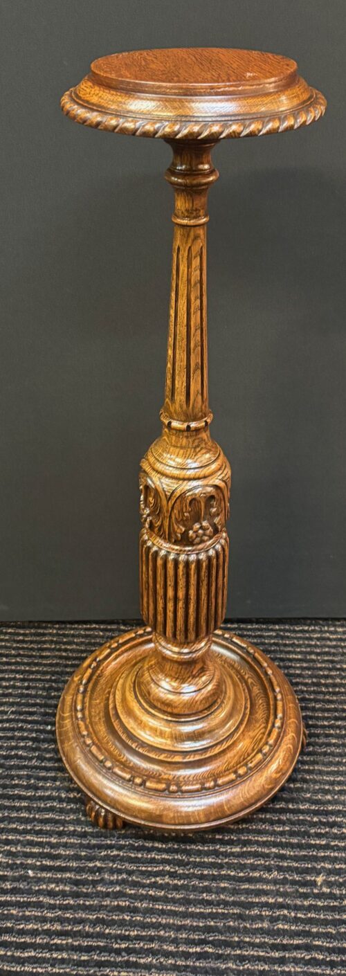 #9039 Tudor Oak pedestal